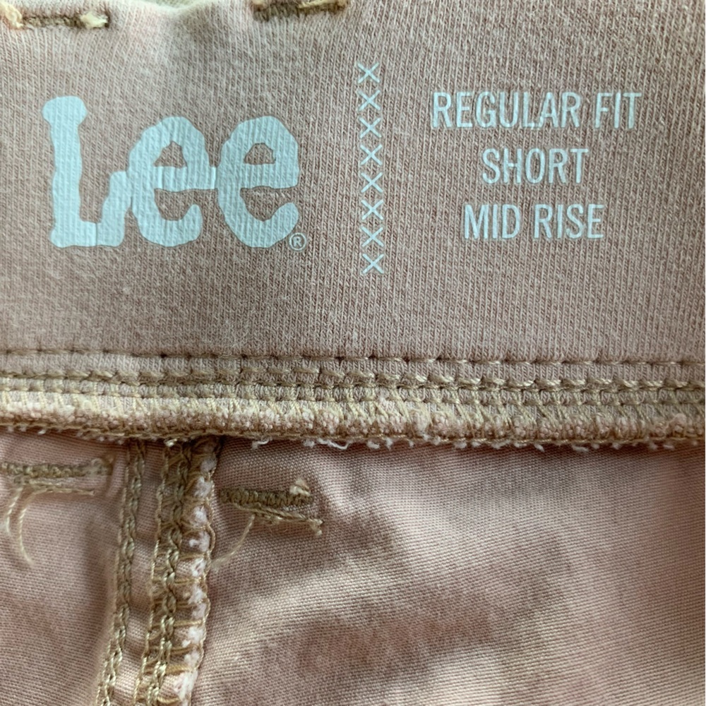 Lee Regular Fit, Short, Mid Rise (14 M) Blush color Cargo type with side pockets - Picture 5 of 6